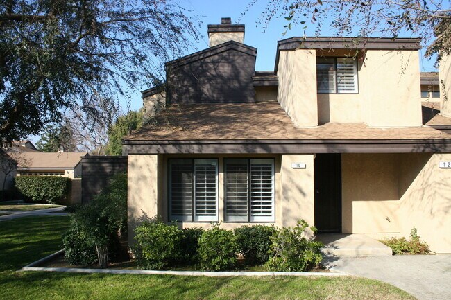 Building Photo - 5500 Lennox Ave