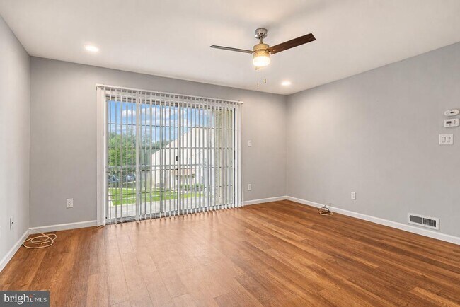 Building Photo - 3520B Neils Ct