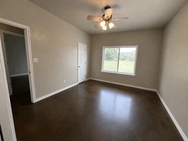 Building Photo - 1640 Co Rd 228