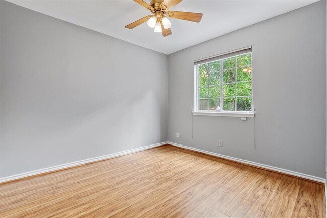 Building Photo - 2207 Shoalmont Dr