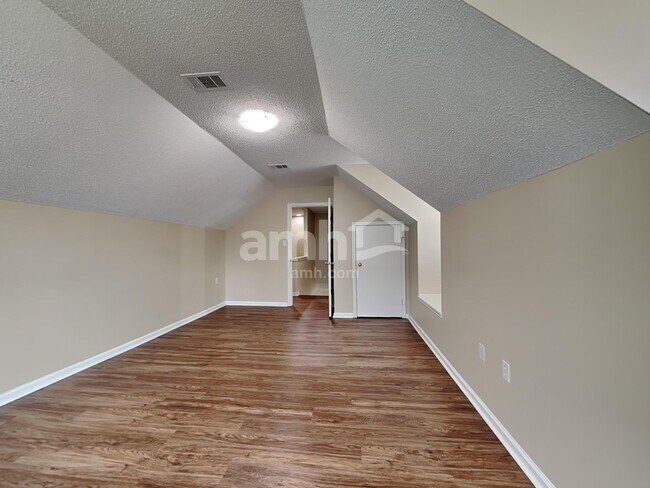 Building Photo - 130 Parkview Rd