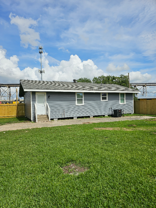 Building Photo - 600 Westwego Ave