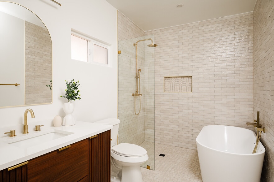 Building Photo - 4879 Hartwick St