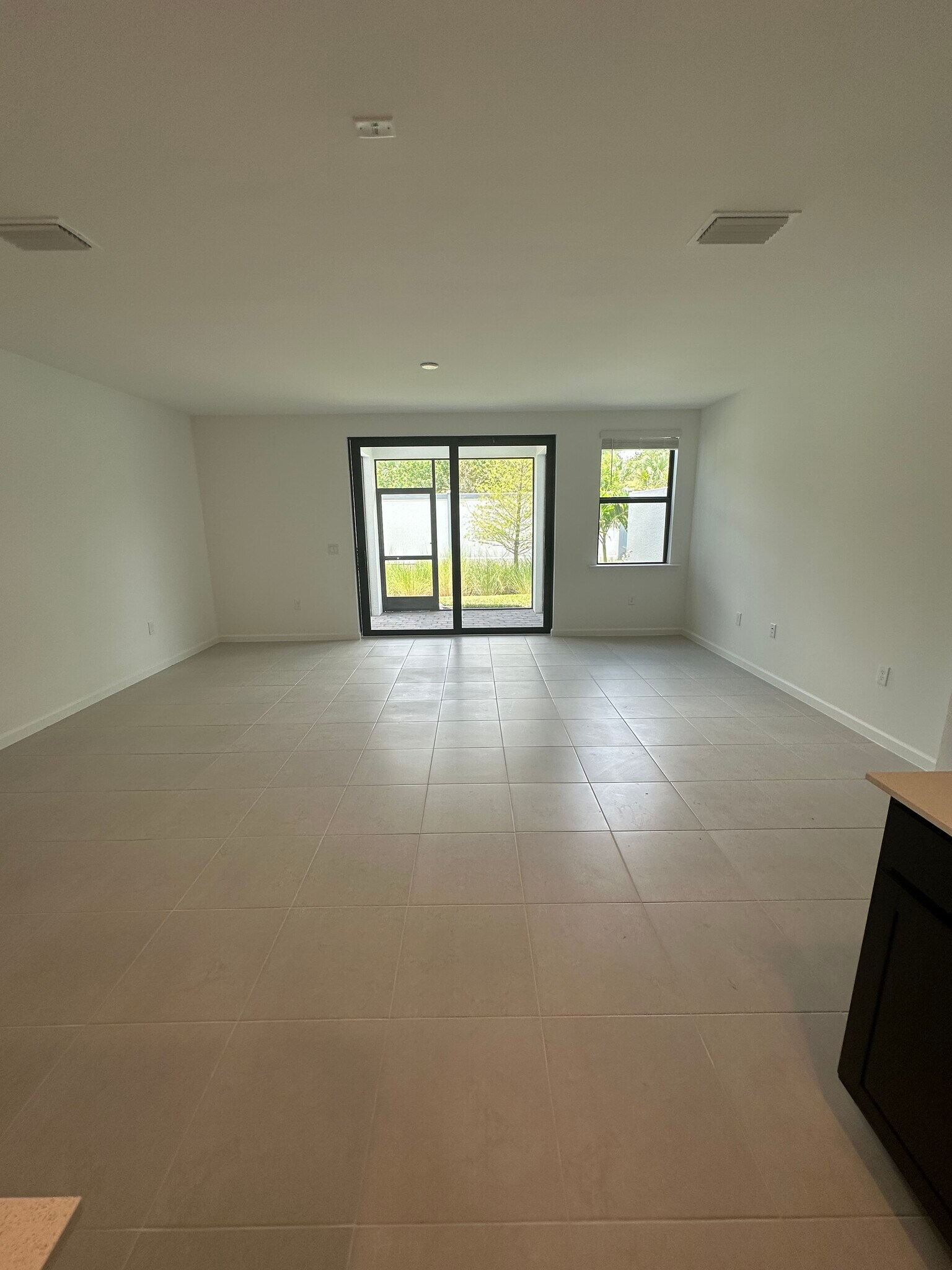 Building Photo - 27865 Solis Grande Dr