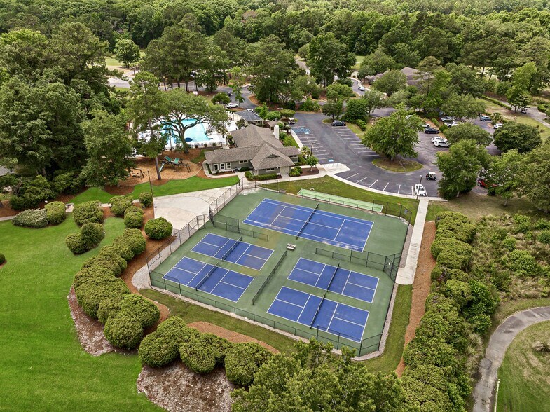 Building Photo - 11 Eagle Pointe Cir