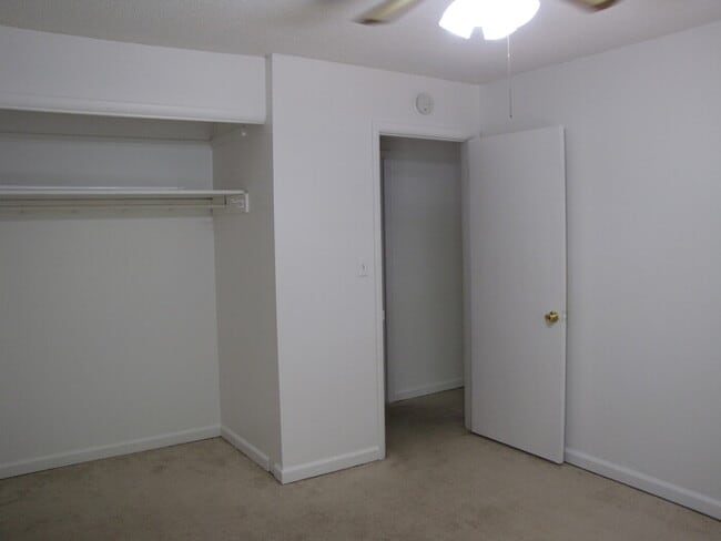 Building Photo - 307 W Delafield Ave