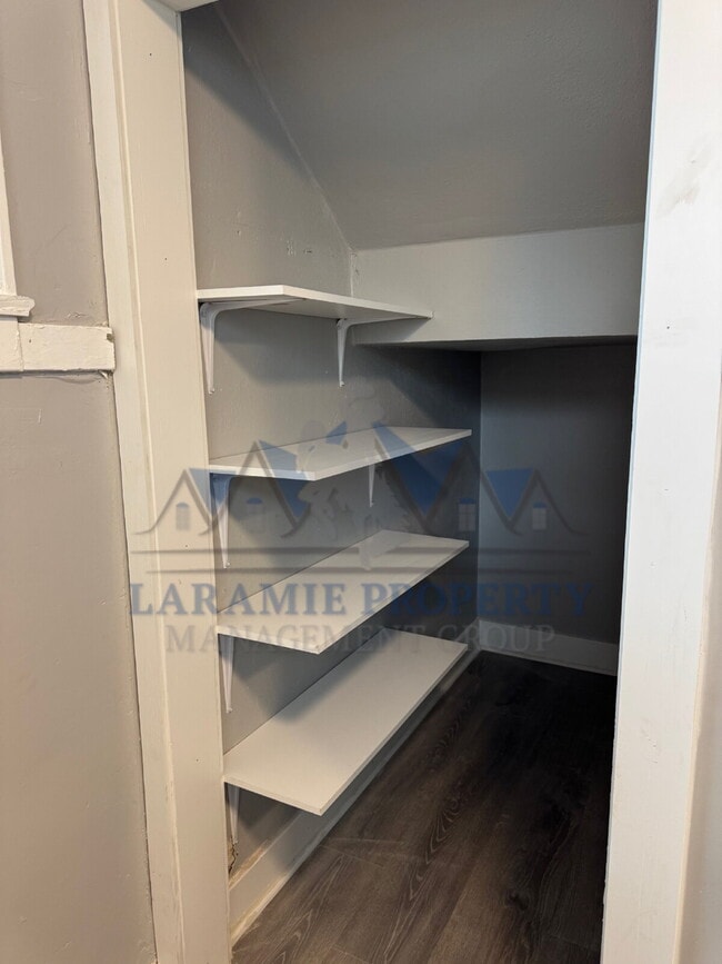 Building Photo - 1 Bed 1 Bath Apartment