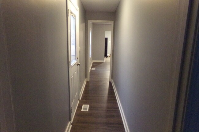 Building Photo - 229 E Southern Heights Ave