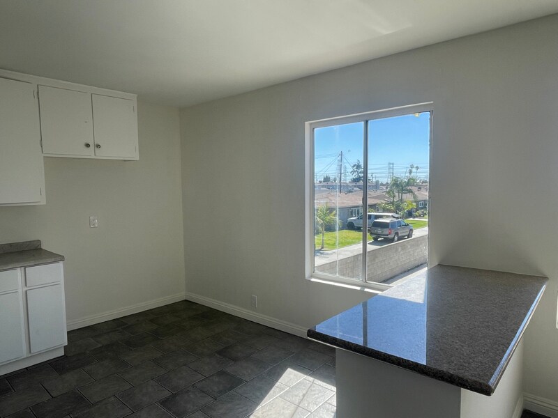 Building Photo - 9506 Ramona St