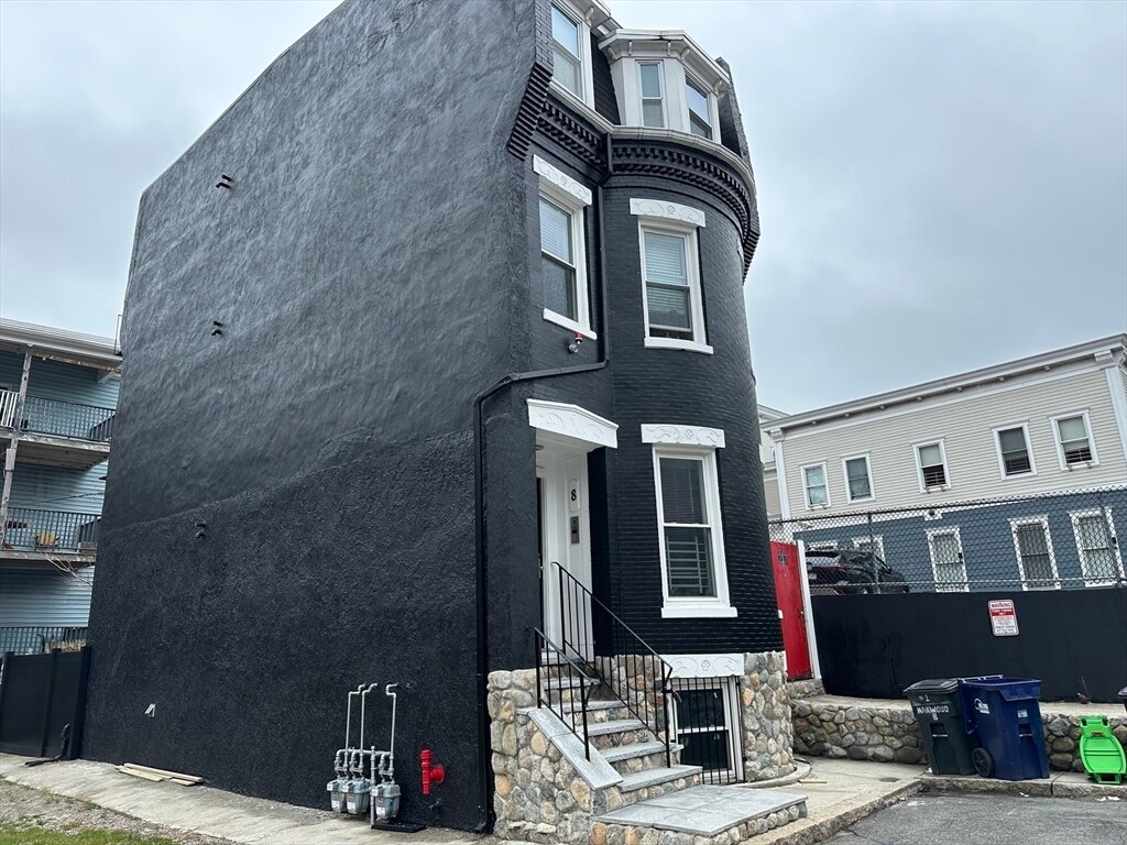 Building Photo - 8 Bard Ave