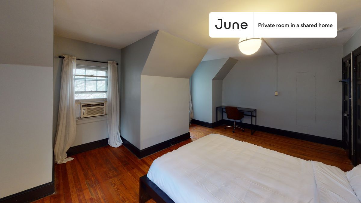 Building Photo - Room in Shared 7 bed/3.5 bath home in Woodley Park