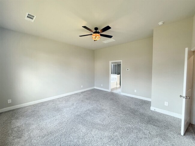 Building Photo - 3119 Grandview Dr
