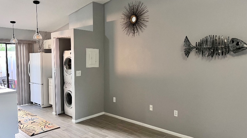 Building Photo - 60 60th St W