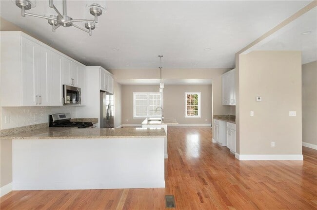 Building Photo - 1401 Hunting Hill Dr