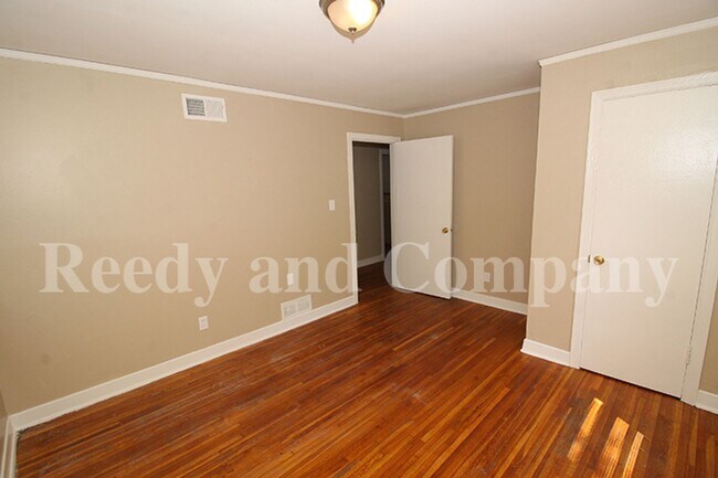 Building Photo - 1555 S Perkins Rd