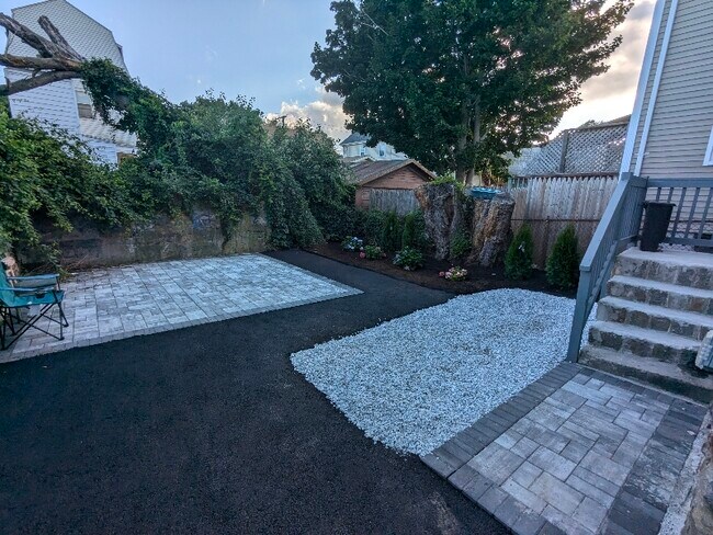 Building Photo - 14 Lathrop St