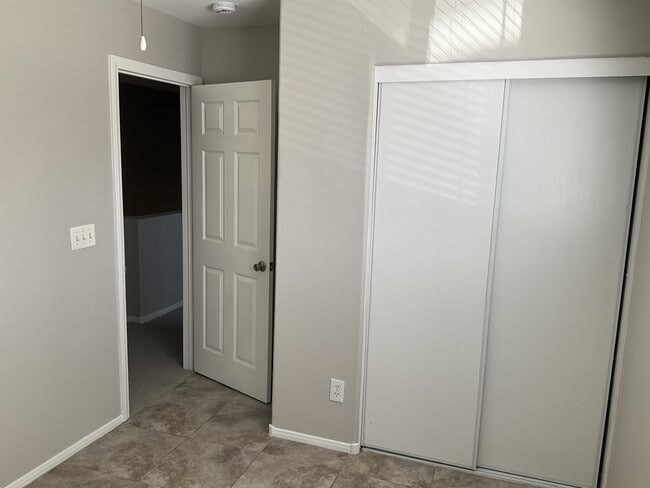 Building Photo - 8975 Spring Peeper Ave