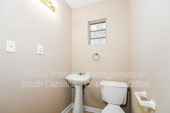 Building Photo - 6088 Bears Bluff Rd
