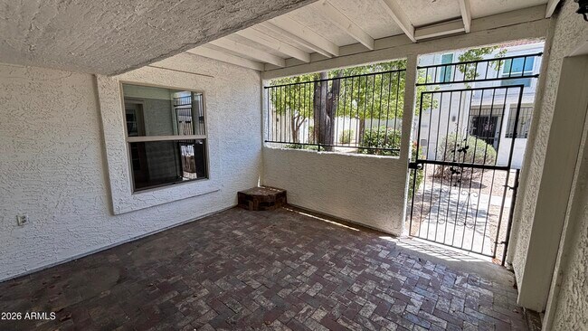Building Photo - 15801 N 29th St