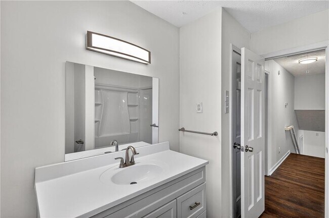 Building Photo - 2164 Riverbrook Rd