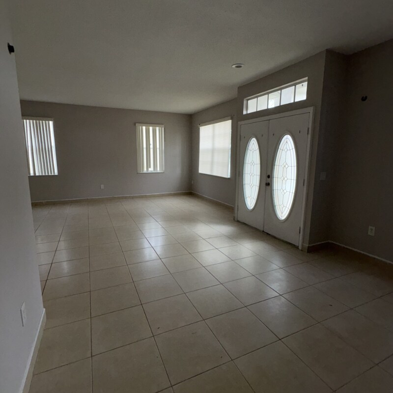 Building Photo - 517 Heather Glen Dr