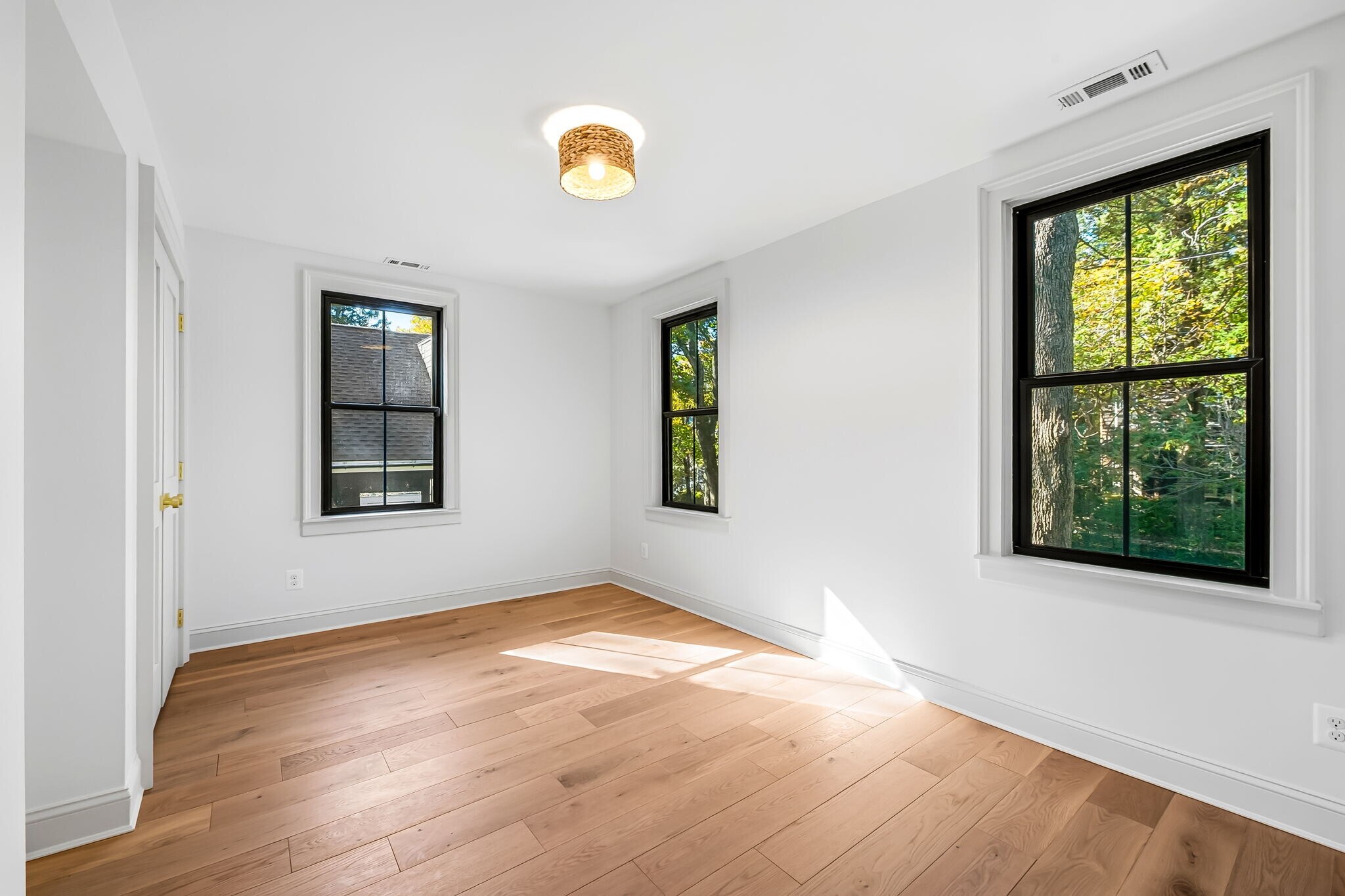 2nd floor front bedroom - 4629 Keswick Rd