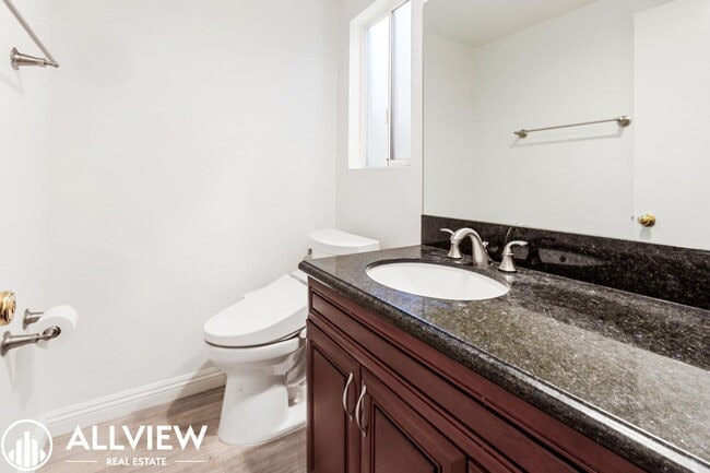 Building Photo - Beautifully Upgraded 2-Bed, 3-Bath Townhouse in Prime Westwood LA Area