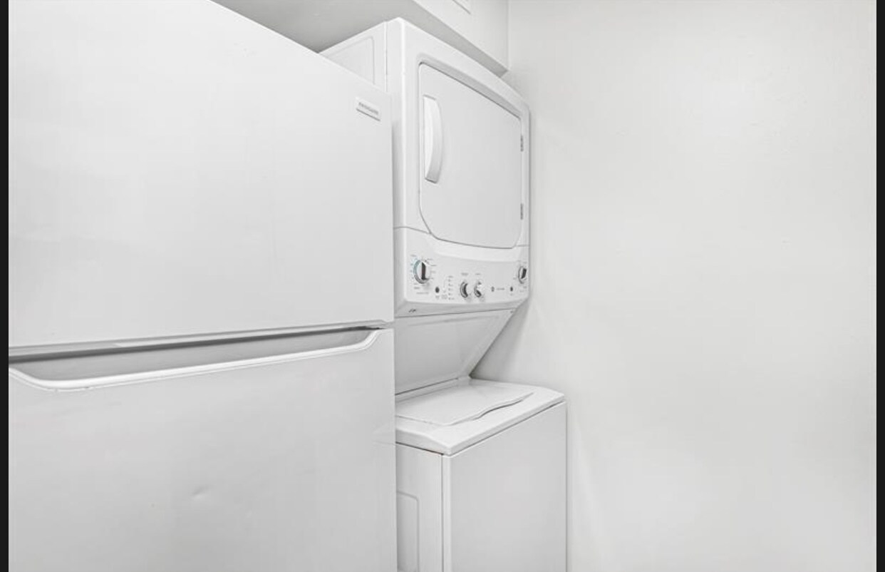 Fridge & washer/dryer - 10066 NW 6th St