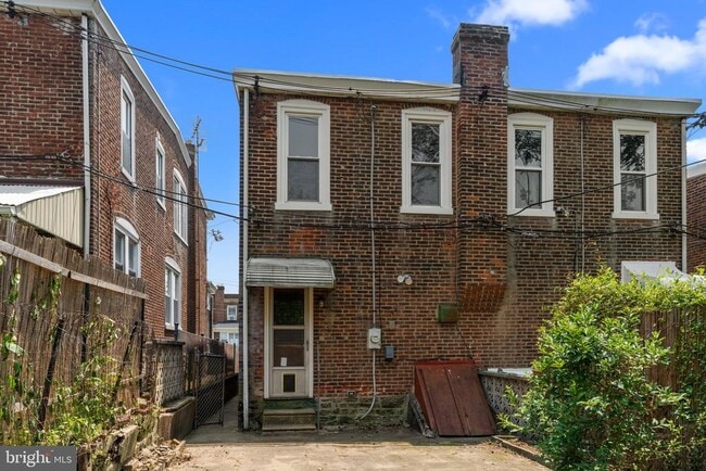 Building Photo - 466 Shurs Ln