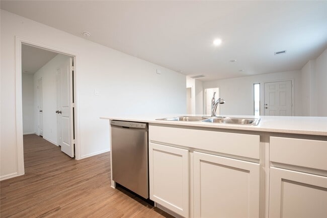 Building Photo - 913 Oak Mist Ln