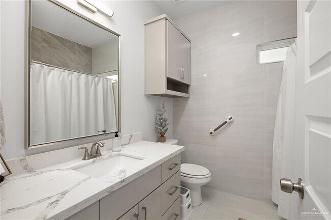 Building Photo - 24 Zenker Ave