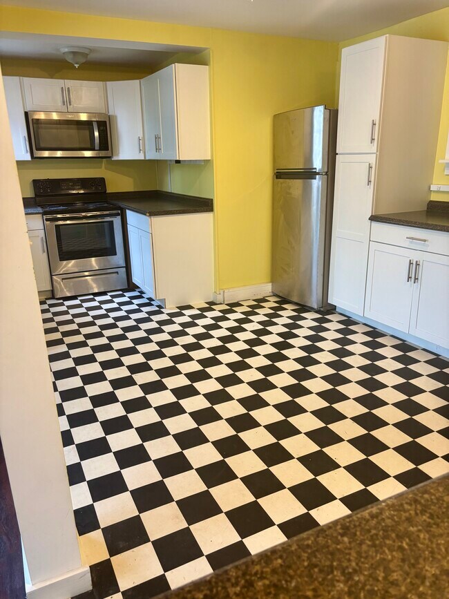 Building Photo - 192 Front St