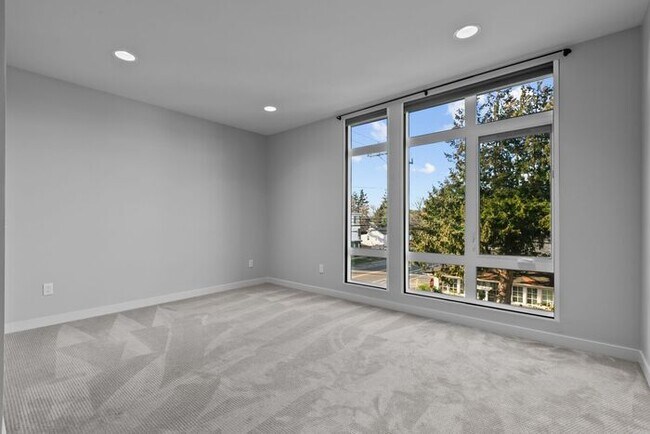 Building Photo - Stunning AIR CONDITIONED Alki Townhome w/ Rooftop Ocean View