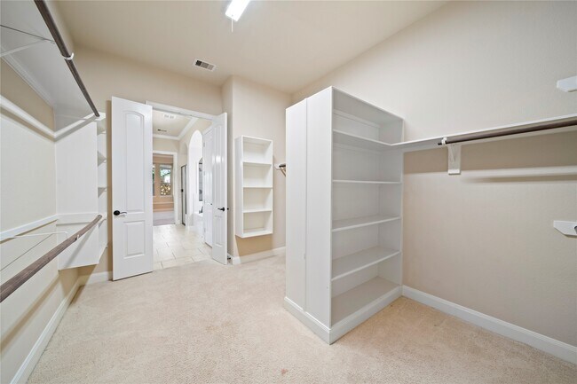 Building Photo - 26946 Carmel Falls Ln