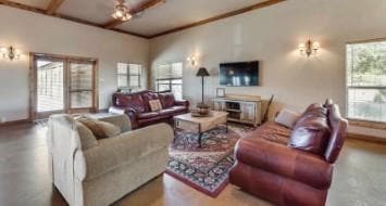 Building Photo - 121 Dodge City Ct