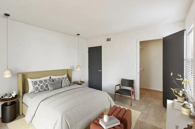 Building Photo - 3500 Windcliff Dr SE