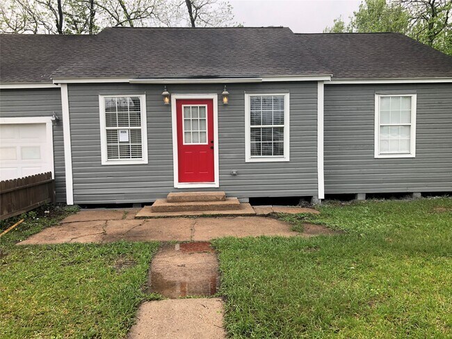 Building Photo - 74 Co Rd 2415