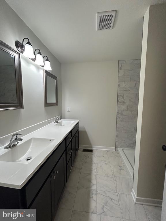 Building Photo - 3856 Ridge Pike