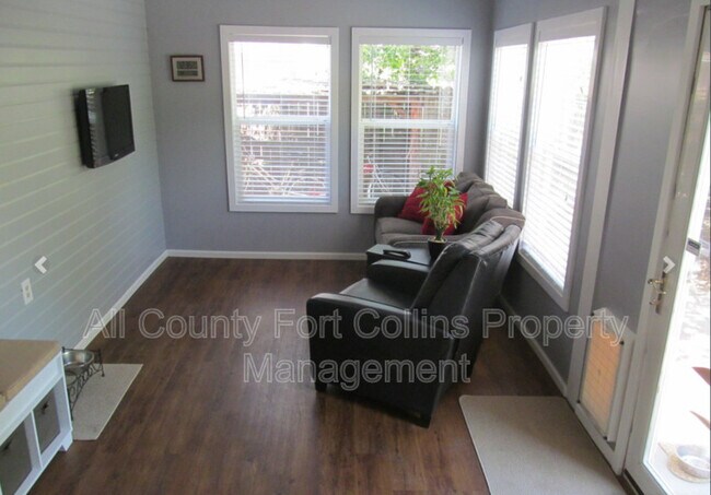Building Photo - 3206 Greenwood Ct
