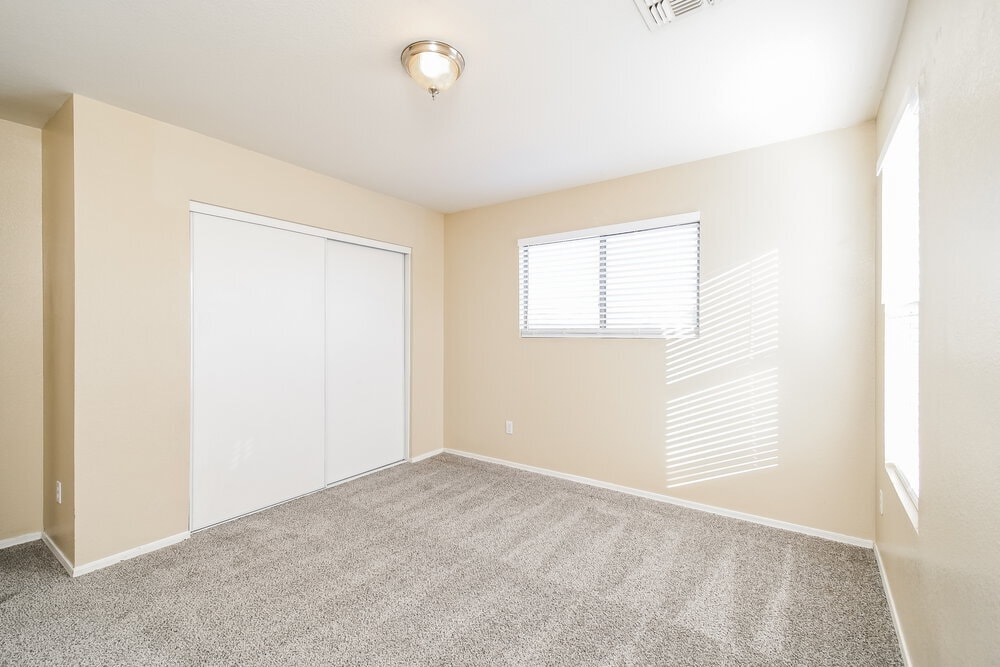 Building Photo - 2746 S Southwind Dr