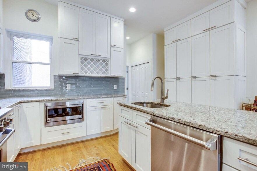 Kitchen - 1924 1st St NW