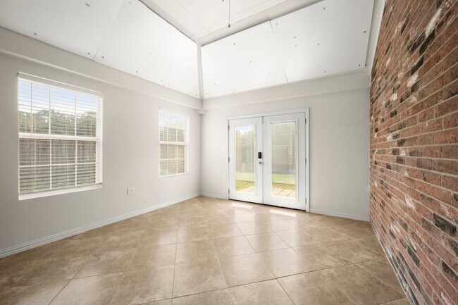 Building Photo - 14707 Oaks Crossing Ln
