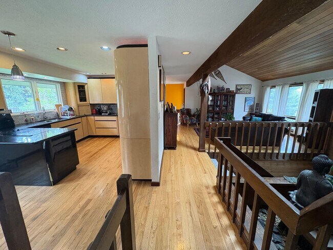 Building Photo - 4 Bed 2.5 Bath Home in North Boulder With ...