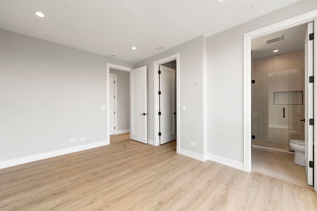 Building Photo - 2355 W Flournoy St