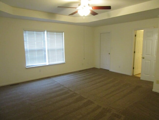 Building Photo - 5000-5002 Carrie Ridge Dr.