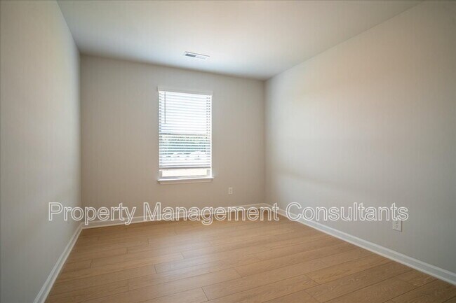 Building Photo - 22857 Dashwood Ln