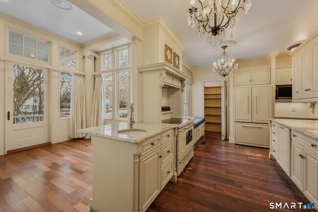 Building Photo - 9 Lyme St