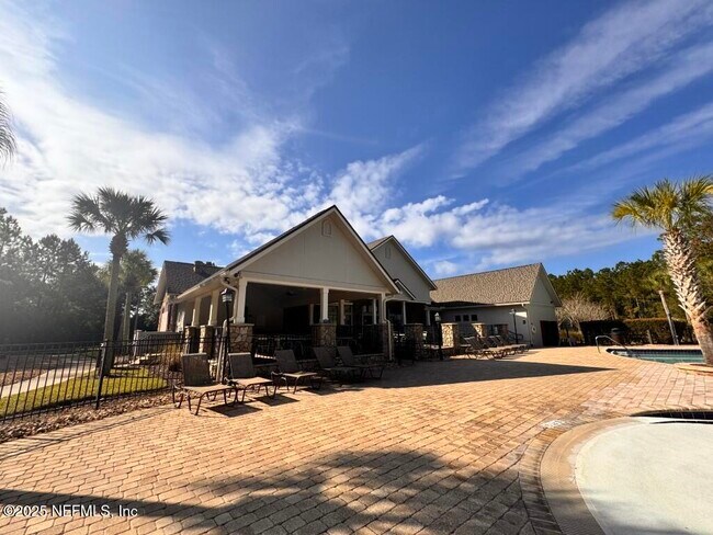 Building Photo - 15885 Bainebridge Dr