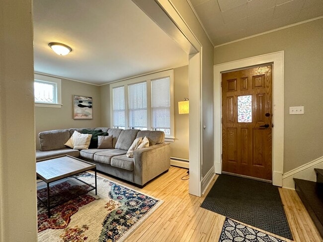 Building Photo - Available June 1st - Beautifully Renovated 4 Bed 1 Bath w/ Garage