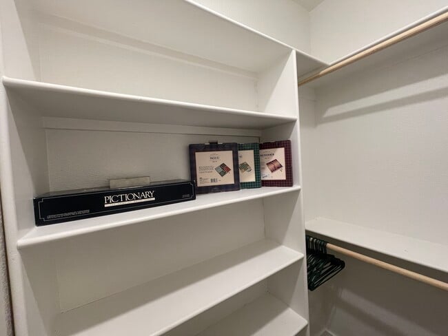 Building Photo - 3301 Belmont Dr